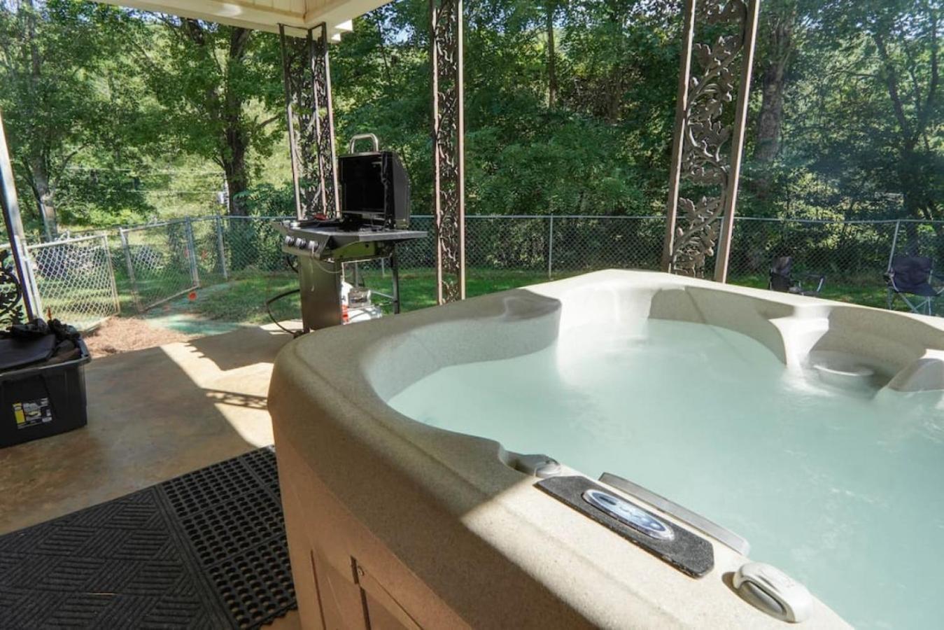 Trail-Ready Retreat Near Waterfalls W/ Hot Tub Villa Brevard Exterior foto